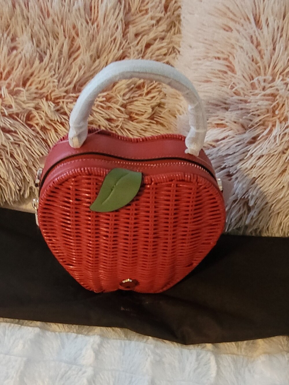 Kate Spade Honeycrisp Apple NWT - Picture 5 of 16